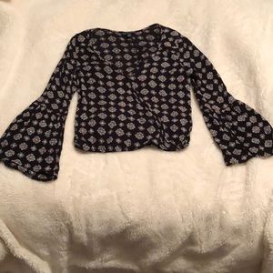 Cute black and white pattern top